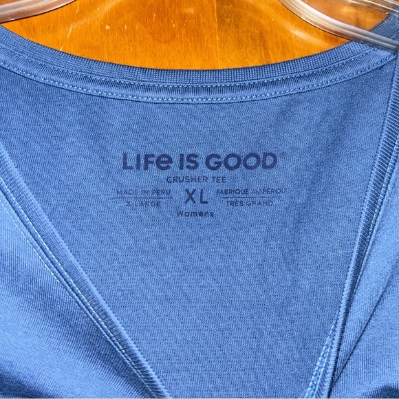 Life is Good 100% Cotton Crusher V Neck T Shirt XL “Sand by me “blue beach top - Picture 3 of 4